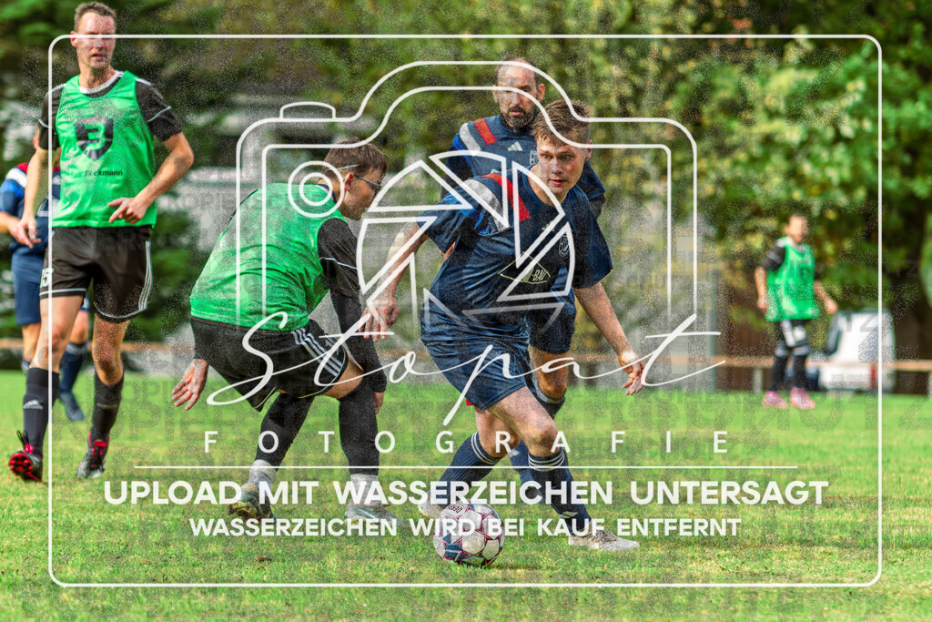 SFBFGFS-1024 | Herren 3. Kreisklasse HK Spiel zwischen SF Bispingen 2 und FG Fulde-Stellichte 2 im Sportplatz Huetzel, Bispingen (Simon Paul Stopat) - Realisiert mit Pictrs.com