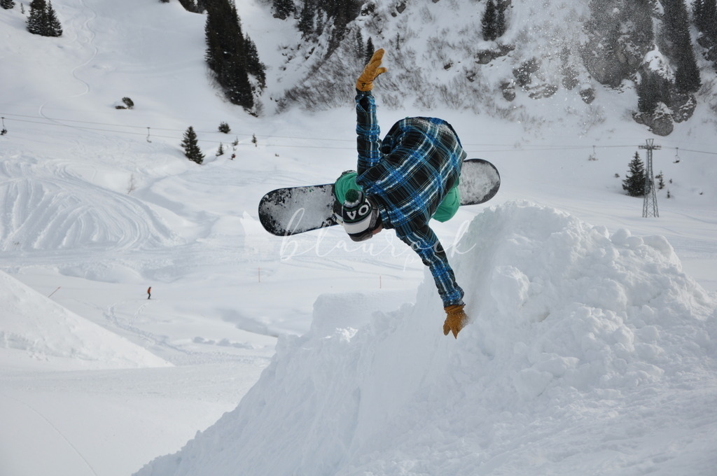 124 | Sportbilder, Sportfotograf, Hochzeits- und Eventfotografin, Flugshows, Portraits und Tiershooting, Aviation, Downhill, Nationalleague, Swissleague, International