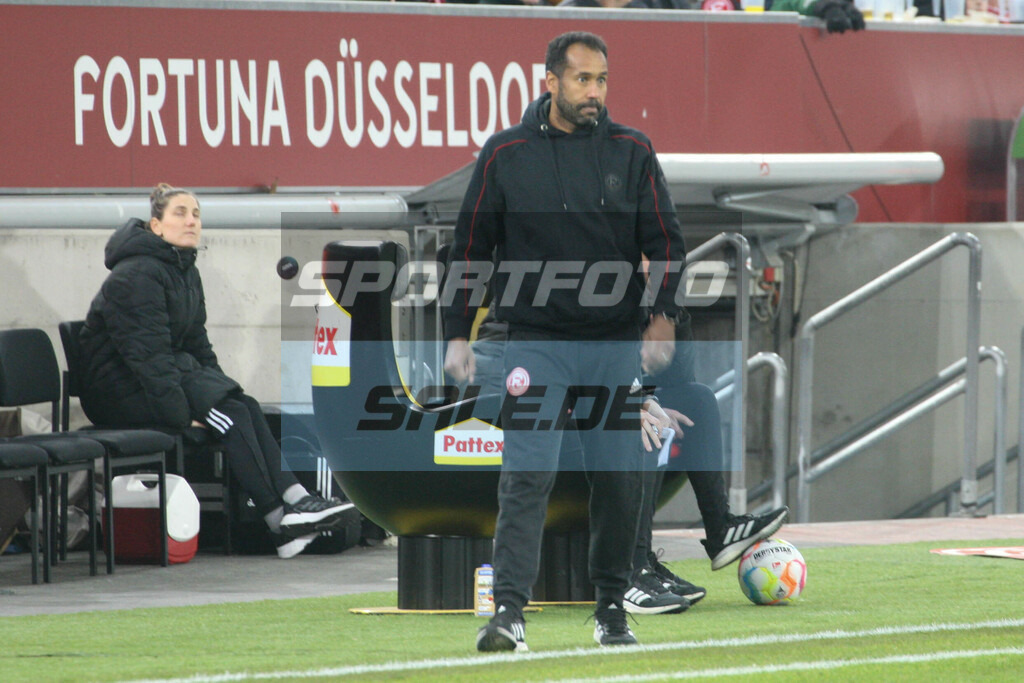 Fortuna Düsseldorf - 1. FC Magdeburg | Daniel Thioune (Trainer F95) - © Sportfoto-Sale (MK) - Realisiert mit Pictrs.com