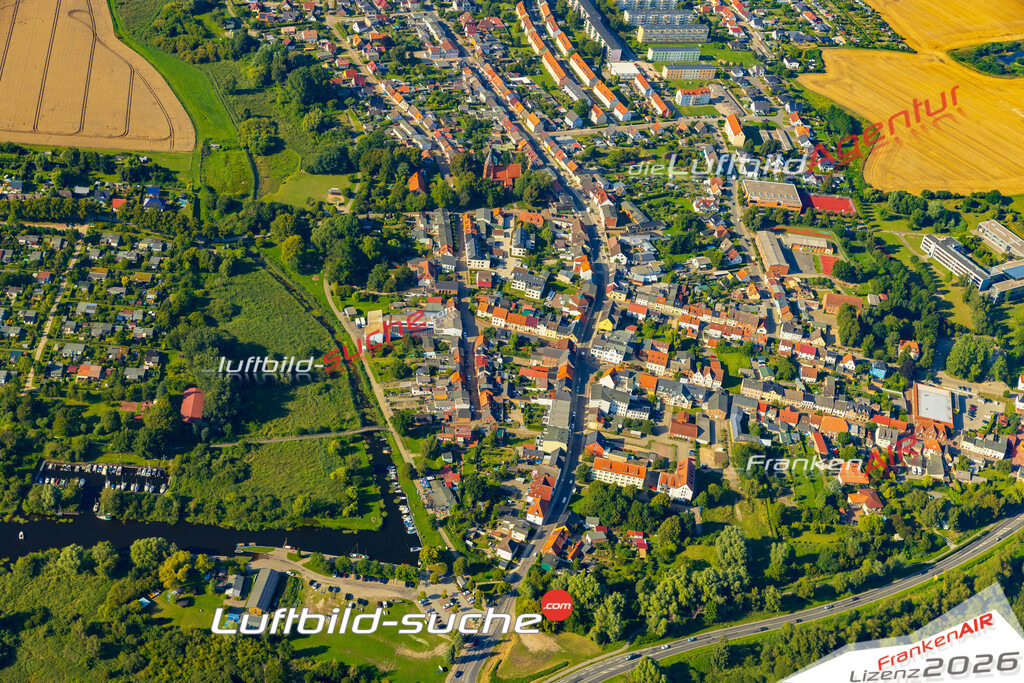 Luftaufnahme Damgarten Ribnitz-Damgarten - Die Luftaufnahme wurde 2025 vom UL-Flugzeug heraus erstellt ( ohne Drohne ) - Hochauflösende Luftaufnahme - für professionelle Ausdrucke geeignet. Die Geschenkidee !Mit Lizenz und Bildrechte bestellbar