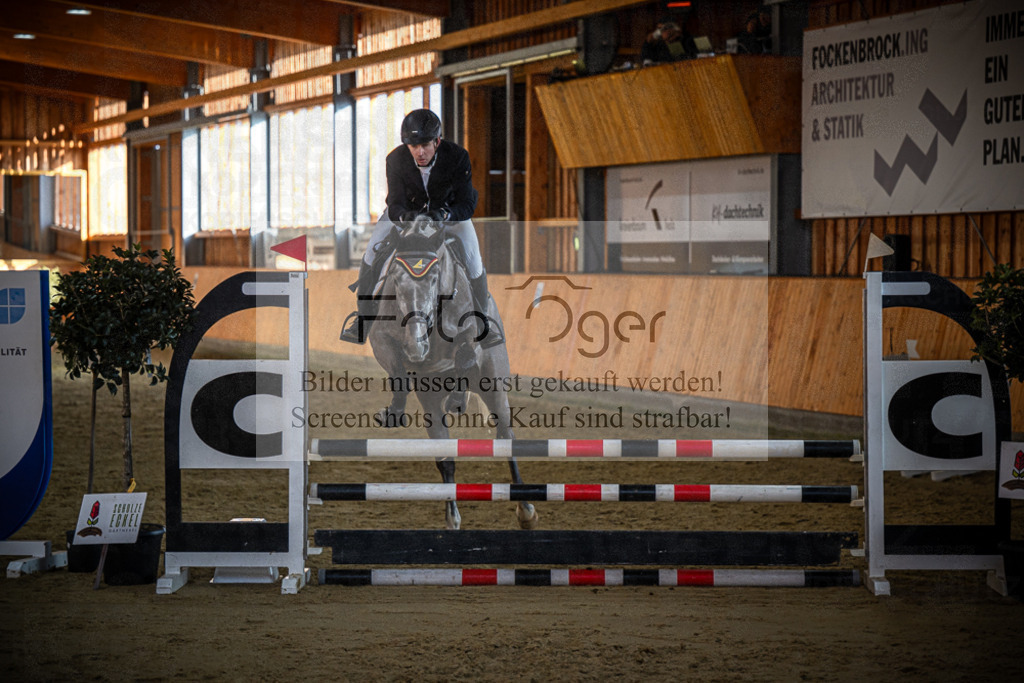 DOS_1993 | Entdecke hochwertige Reitturnierfotos von Foto Oger. Professionell, emotional und authentisch – jetzt Lieblingsmomente im Shop bestellen.Deutschlandweite Turnierfotografie. - Realisiert mit Pictrs.com
