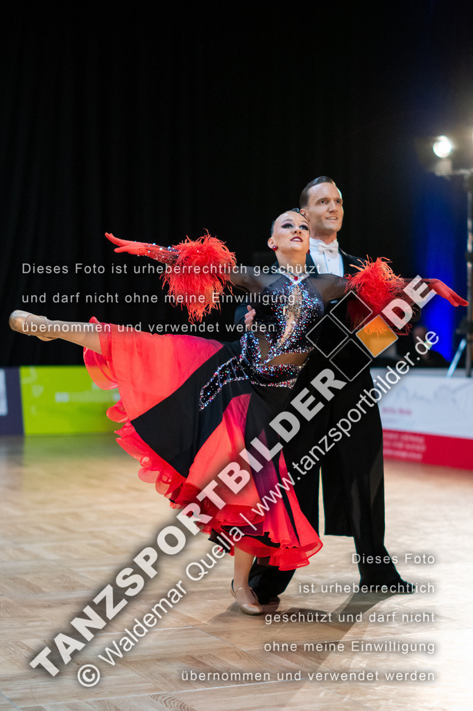 20250118-11889 | Hier finden Sie Tanz Bilder vom Latein und Standard Formationen tanzen. Sportbilder vom Tanzsport. Schöne Fotos und von Weltmeisterschaft, Europameisterschaft, Bundesliga, Regionalliga, Oberliga und Landesliga sowie von GOC Stuttgart, DanceComp, WM Bremen