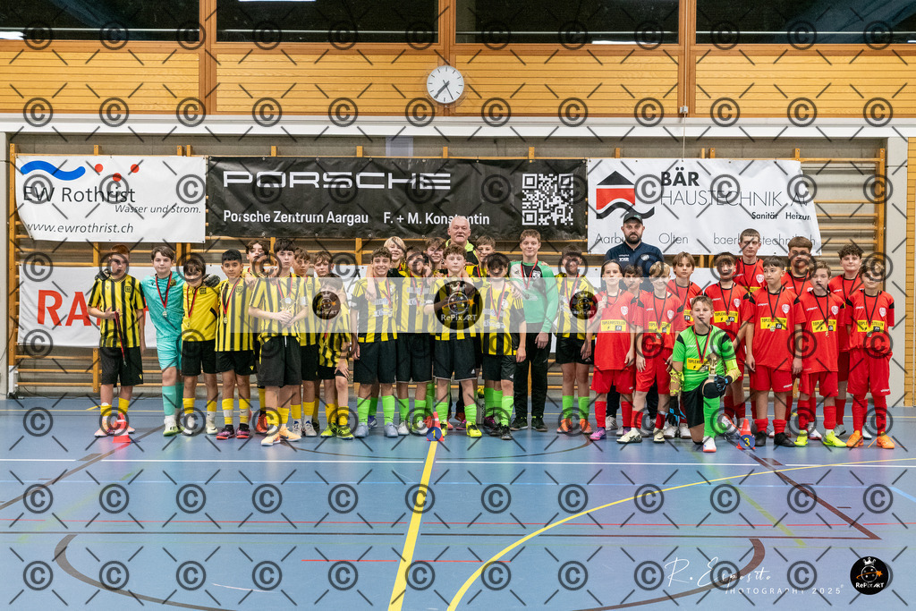20251122_20251122_FCR-Hallenturnier-D-4_011-20 | Sport und Naturfotografie von Roberto Esposito zeigt echte Momente Bewegung und die Schönheit der Natur. Ausdrucksstarke Bilder schaffen Emotionen.