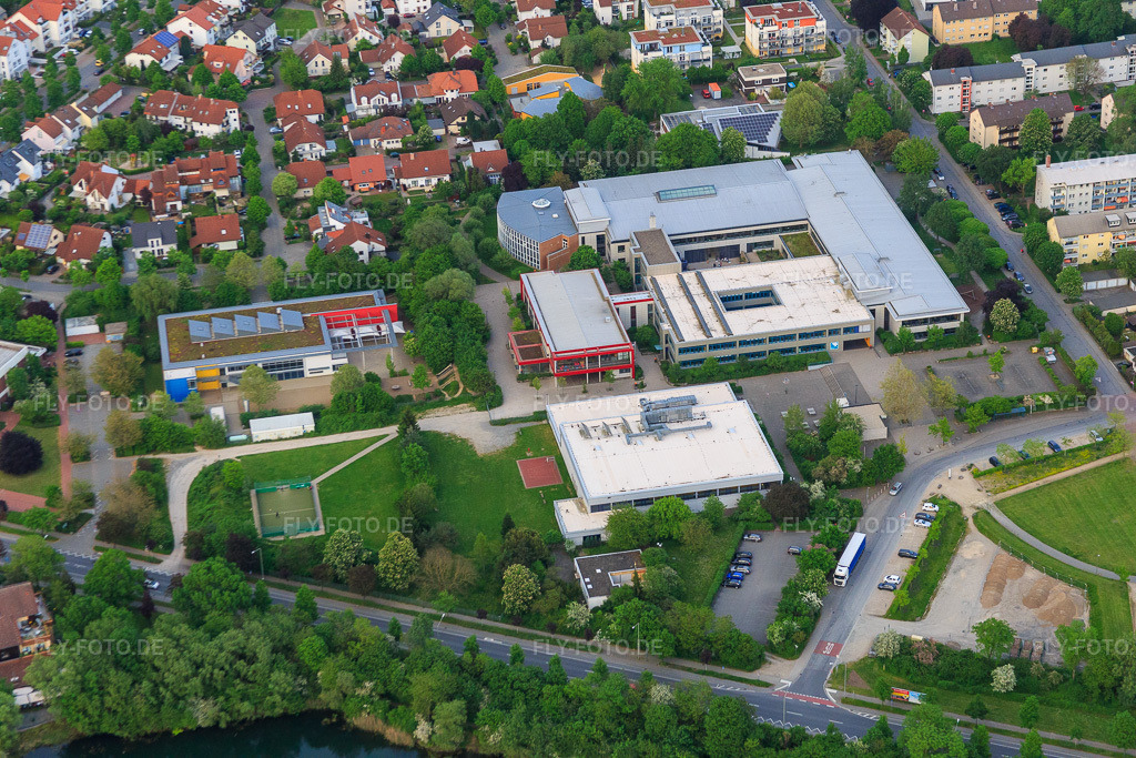 Luftbild: Geschwister-Scholl-Schule und Grundschule in den Kappesgärten in Bensheim im Bundesland Hessen in Deutschland. Foto: IMG_088366.jpg vom 09.05.2016 durch Werner Riehm/FLY-FOTO.deWWW.GSS-BENSHEIM.DE
