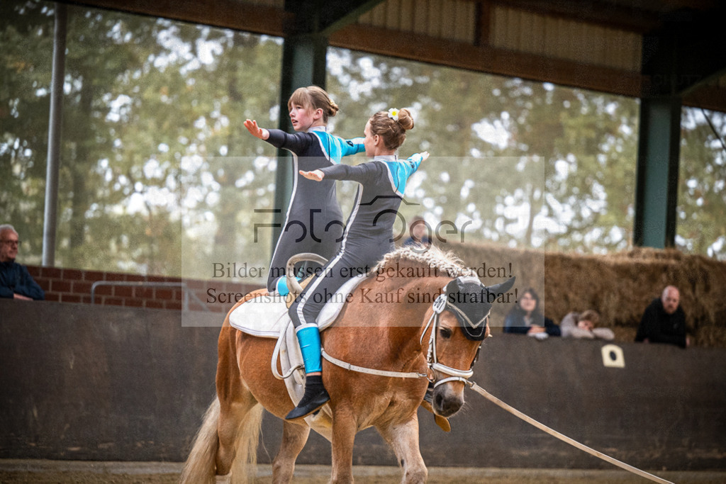 DOS_0231 | Entdecke hochwertige Reitturnierfotos von Foto Oger. Professionell, emotional und authentisch – jetzt Lieblingsmomente im Shop bestellen.Deutschlandweite Turnierfotografie. - Realisiert mit Pictrs.com