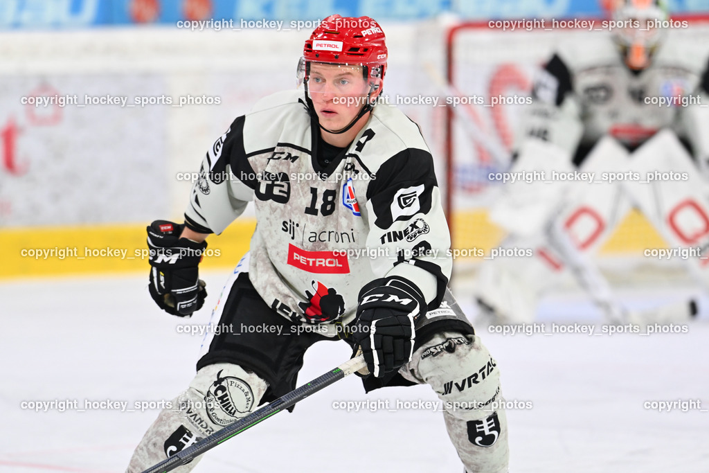 EK Zeller Eisbären vs. HDD Jesenice 1.10.2022 | #18 Logar Miha