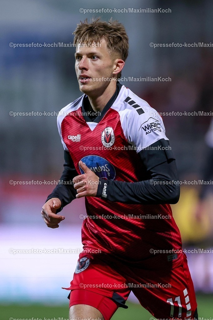 Koe12032501145 | 12.03.2025, Fußball, FC Viktoria Köln – Rot-Weiss Essen, 3.Liga, Sportpark Höhenberg, Saison 2024 2025: Robin Velasco (Viktoria Köln #11)DFB regulations prohibit any use of photographs as image sequences and or quasi-video.