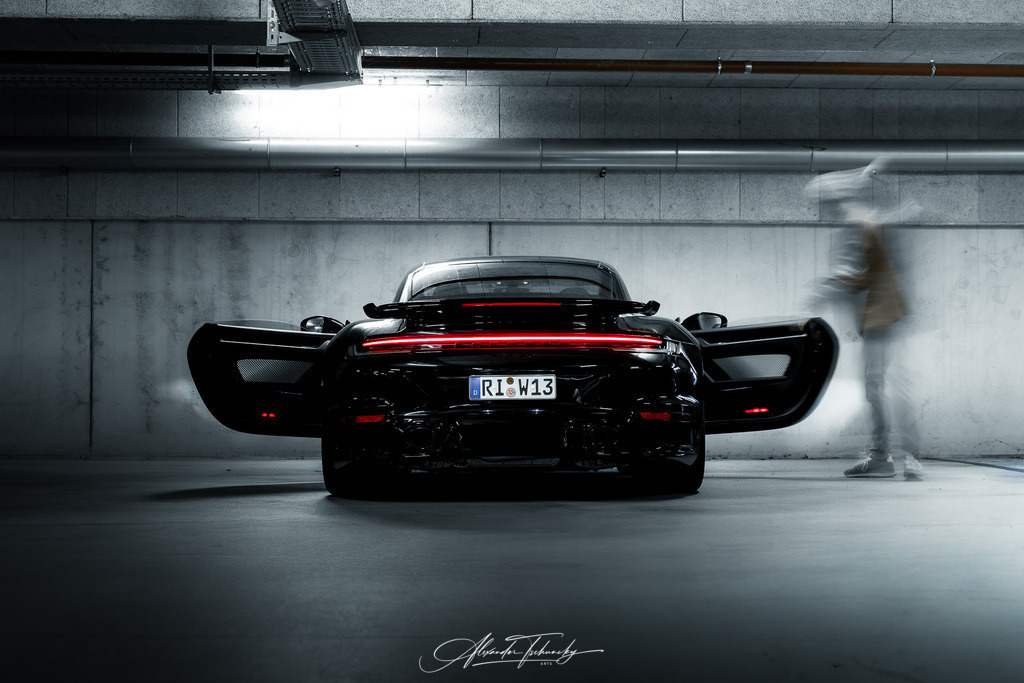 911 Turbo 992 | Entdecken Sie die faszinierende Welt von Alexander Tschuncky Arts: Kreative Fotografie, atemberaubende Automobilkunst und hochwertiger Bilderdruck. Lassen Sie sich inspirieren! - Realisiert mit Pictrs.com