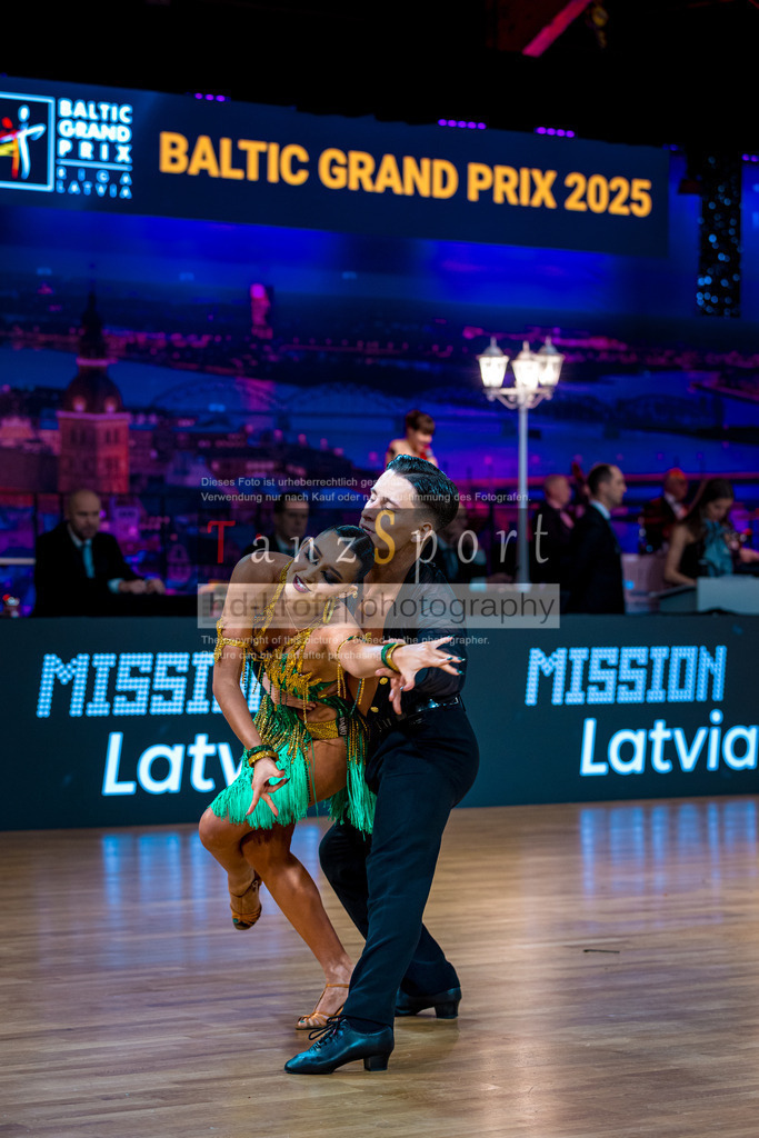 20251213_Baltic-GP_1959-2 | Tanzsportbilder, Standardtanz, Lateintanz, WDSF, DTV, LTVB, dancecomp, goc, hessen tanzt, blaues band der spree, walzer, tango, wiener walzer, slowfox, quickstepp, samba, rumba, cha-cha-cha, paso doble. jive, hd-kroft photography, turniertanzsport