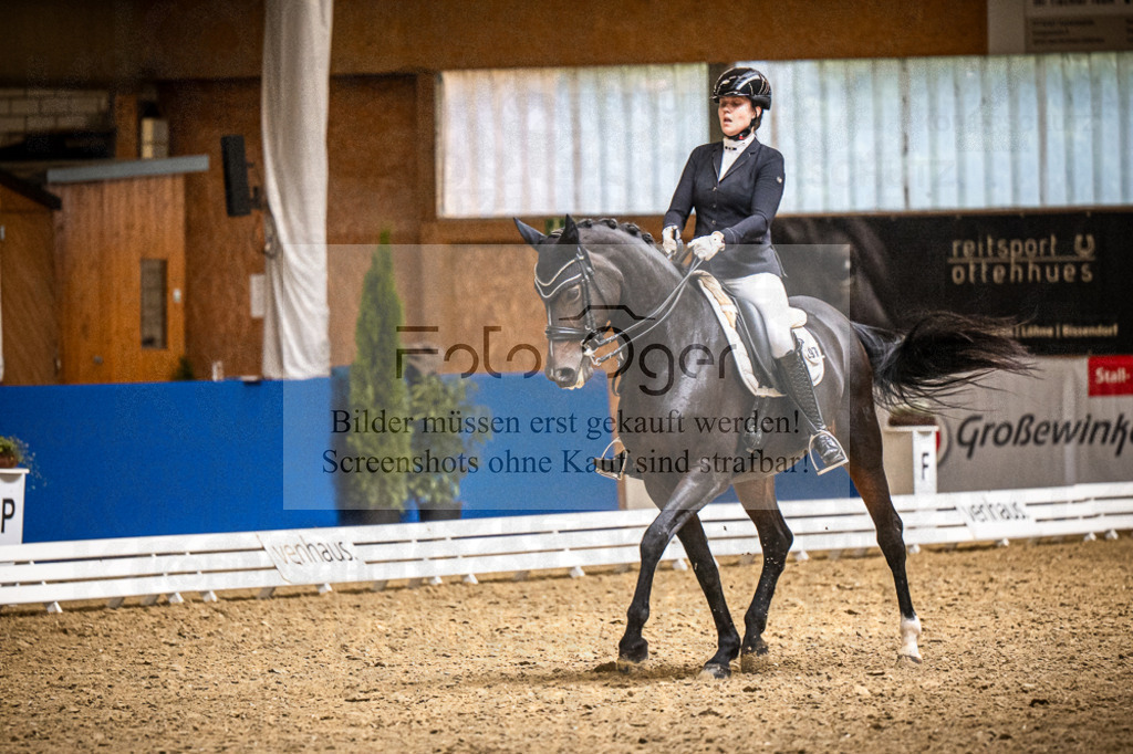 DOS_3328 | Entdecke hochwertige Reitturnierfotos von Foto Oger. Professionell, emotional und authentisch – jetzt Lieblingsmomente im Shop bestellen.Deutschlandweite Turnierfotografie. - Realisiert mit Pictrs.com