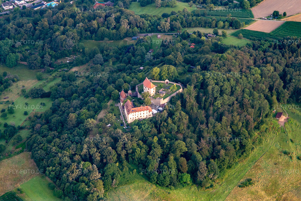 Luftbild: Erfahrungsfeld Schloss Reichenberg in Reichelsheim im Bundesland Hessen in Deutschland. – Foto: IMG_142688.jpg vom 19.07.2024 durch Werner Riehm/FLY-FOTO.de – Auflösung des Originals: 4804 x 3203 px – Schloss Reichenberg