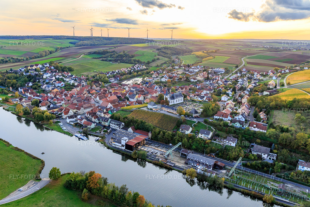 Luftbild: Dorfansicht mit Mainfähre Wipfeld in Wipfeld im Bundesland Bayern in Deutschland. Foto: IMG_119439.jpg vom 25.10.2019 durch Werner Riehm/FLY-FOTO.de