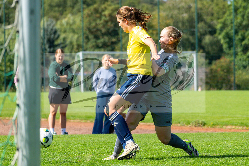 20260906_RULSVK_0479 | Fußball, Frauen:   beim Spiel der Kreisliga zwischen SG Rulle/Haste vs. SV Kettenkamp am 06.09.2026 im Stavermann-Sportpark in Rulle/Wallenhorst, Deutschland.(Foto von Nico Paetzel) - Realisiert mit Pictrs.com
