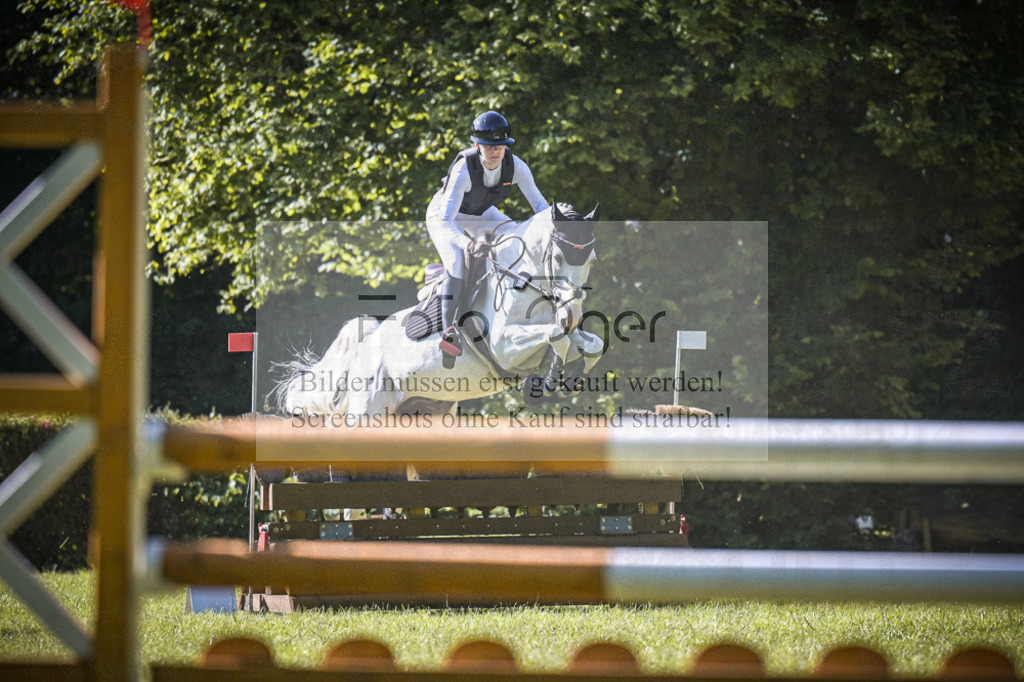 DOS_0427 | Entdecke hochwertige Reitturnierfotos von Foto Oger. Professionell, emotional und authentisch – jetzt Lieblingsmomente im Shop bestellen. - Realisiert mit Pictrs.com