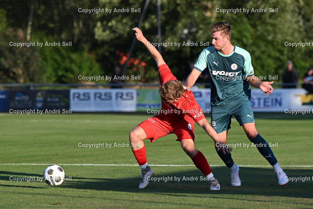PSV Neumünster vs TSB Flensburg | Tobias Fölster (PSV #5) vs Cosmo Nitsch (TSB #3) / Fußball-Oberliga Männer 2026/2027 / PSV Neumünster vs TSB Flensburg / PSV Stadion Platz A / Neumünster / 07.08.26 - Realisiert mit Pictrs.com