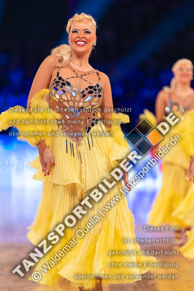 20231111-10462 | Hier finden Sie Tanz Bilder vom Latein und Standard Formationen tanzen. Sportbilder vom Tanzsport. Schöne Fotos und von Weltmeisterschaft, Europameisterschaft, Bundesliga, Regionalliga, Oberliga und Landesliga sowie von GOC Stuttgart, DanceComp, WM Bremen