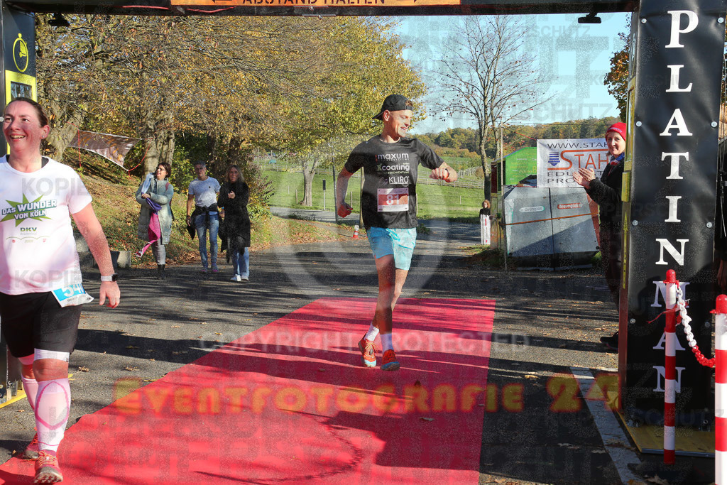 221113_1241_EX1_9171 | Sportfotografie im Rhein-Sieg Kreis, Köln, Bonn, NRW, Rheinland Pfalz, Hessen, etc. Unser Tätigkeitsfeld umfasst den Laufsport vom Volkslauf über den Marathon, Duathlon, Triathon bis zum Ultralauf wie Kölnpfad Ultra oder Schindertrail.