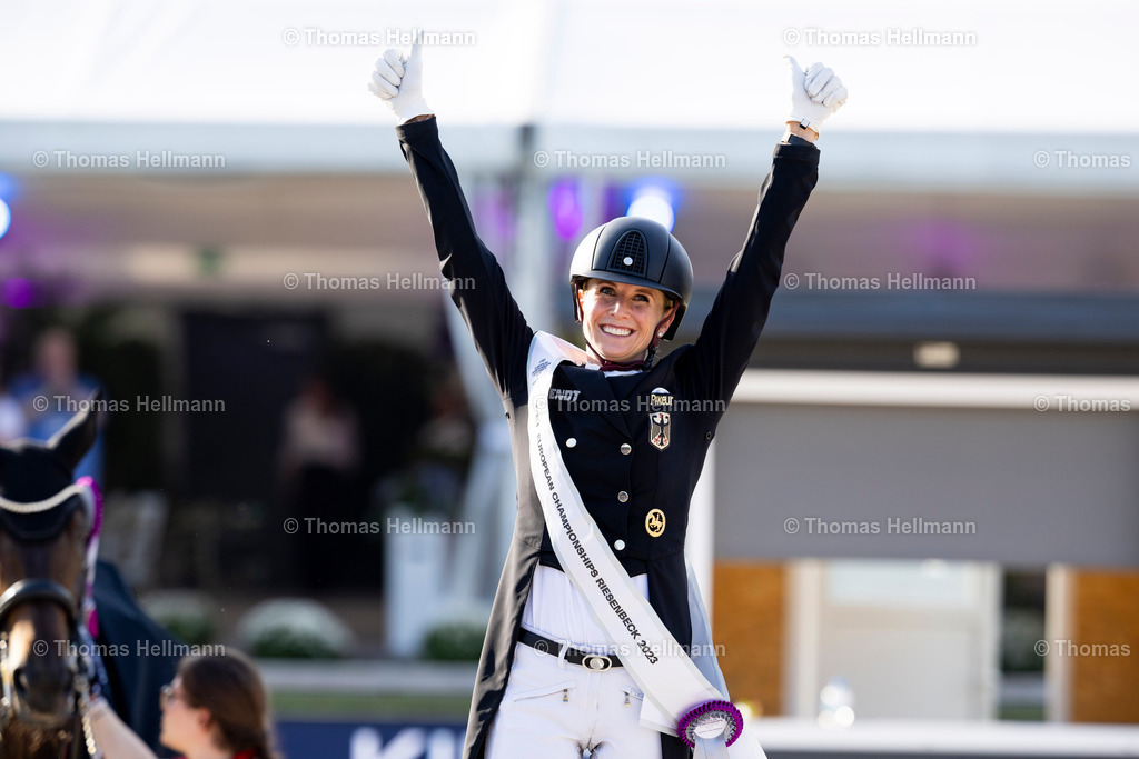 TH_Jessica von Bredow-Werndl_12064 | FEI European Championships Riesenbeck 2023 am 10.09.23 in Riesenbeck, Jessica von Bredow-Werndl