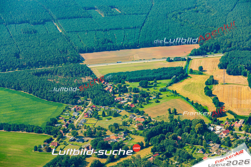 Schöne Luftaufnahme als Geschenk in Kraak Rastow - Die Luftbildaufnahme wurde 2025 vom UL-Flugzeug heraus erstellt ( keine Drohne ) - Hochauflösende Luftaufnahme -Nicht vergleichbar mit Google Maps oder Satelittenbilder- Die Geschenkidee !Mit Lizenz und Bildrechte bestellbar