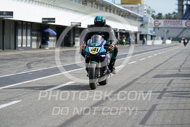 2022_09_13_PBK_26942 | Sportfotografie; SlowMotion; Video; Rennstrecke; Hafeneger; Speer; Racing; RSE; BMW; CBO; Trackday; Motorsportarena; Hockenheimring; Brno; Most; Barcelona; Valencia