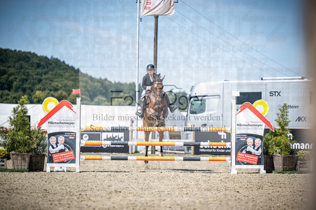 DOS_1615 | Entdecke hochwertige Reitturnierfotos von Foto Oger. Professionell, emotional und authentisch – jetzt Lieblingsmomente im Shop bestellen.Deutschlandweite Turnierfotografie. - Realisiert mit Pictrs.com