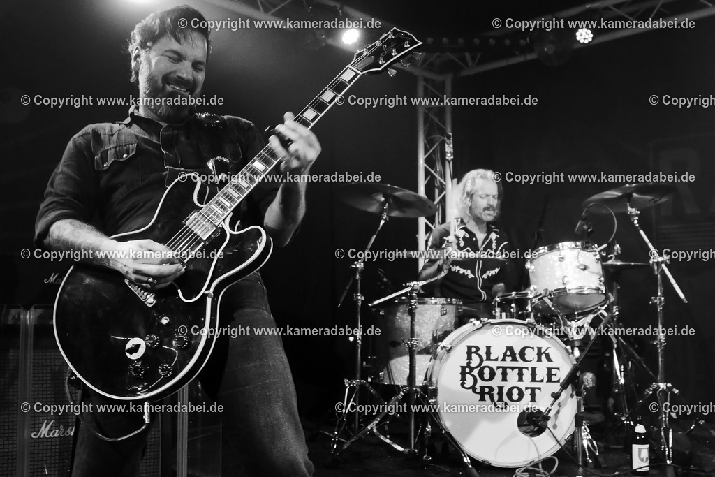Konzert : Black Bottle Riot am 14.11.2025 im Rare Guitar in Münster | Konzert : Black Bottle Riot am 14.11.2025 im Rare Guitar in Münster - Realisiert mit Pictrs.com