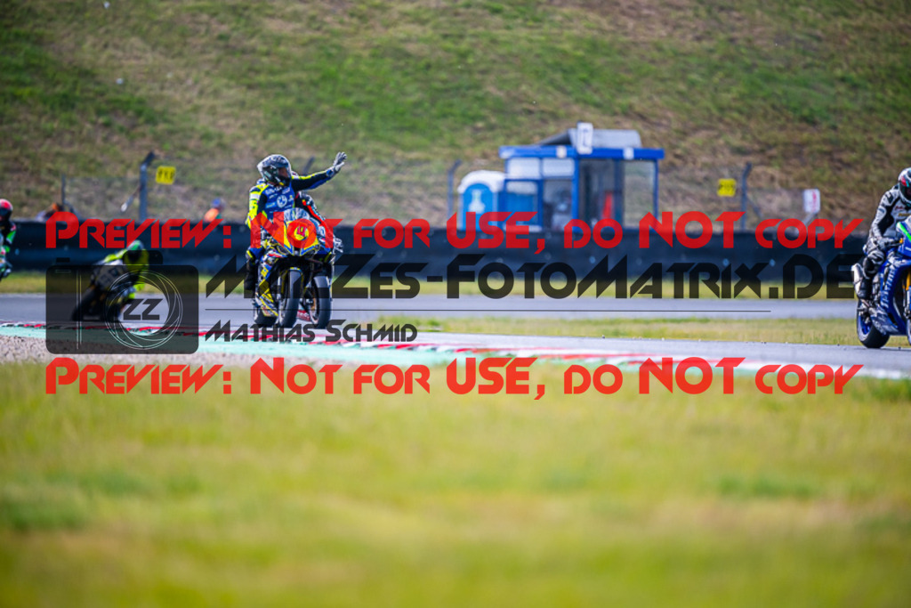 MaZZes_FotoMatrix_220522_0536 | Fotograf Mathias Schmid
Sportfotograf,
Eventfotograf,
Hochzeitsfotograf,
Portraitfotograf