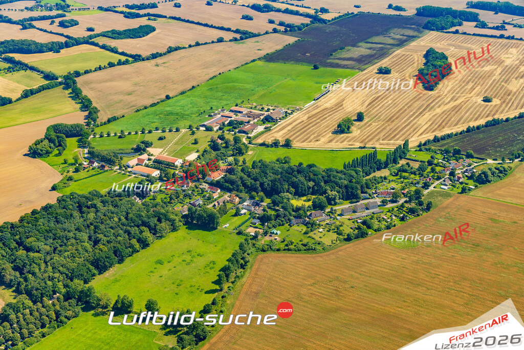 Schöne Luftaufnahme als Geschenk in Brook Kalkhorst - Die Luftbildaufnahme wurde 2025 vom UL-Flugzeug heraus erstellt ( keine Drohne ) - Hochauflösende Luftaufnahme -Nicht vergleichbar mit Google Maps oder Satelittenbilder- Die Geschenkidee !Mit Lizenz und Bildrechte bestellbar