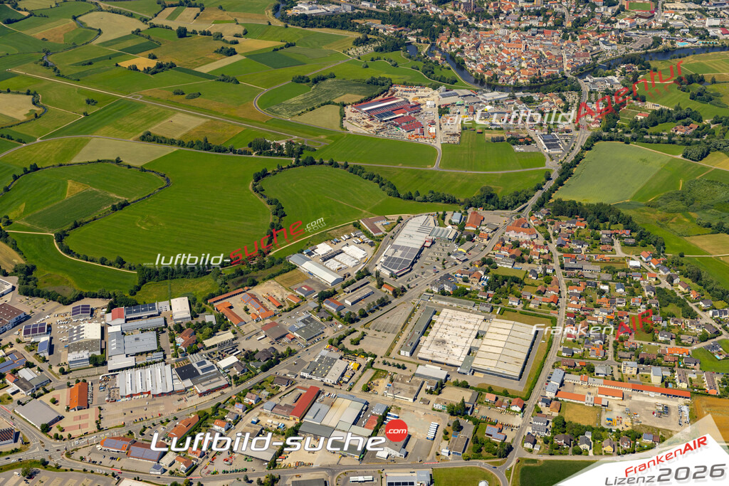 Die Luftaufnahme Gewerbegebiet - Cham wurde 2022 vom Flugzeug aus (keine Drohne) erstellt. Hohe Auflösung -für große Poster und Wandbilder geeignet - Garantiert!