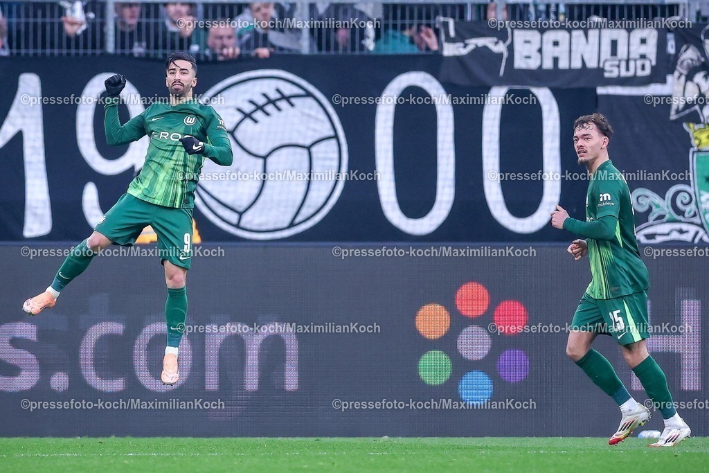 BMG13122501038 | 13.12.2025, Fußball, Borussia Mönchengladbach - VfL Wolfsburg, 1. Fußball Bundesliga, 14.Spieltag, Borussia-Park, Saison 2025 2026: Torjubel nach dem Tor zum 2:1 durch Torschütze Mohamed Amoura&nbsp;(VfL Wolfsburg #09)  DFB regulations prohibit any use of photographs as image sequences and or quasi-video.