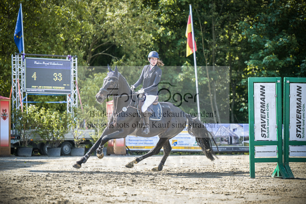 DOS_3932 | Entdecke hochwertige Reitturnierfotos von Foto Oger. Professionell, emotional und authentisch – jetzt Lieblingsmomente im Shop bestellen.Deutschlandweite Turnierfotografie. - Realisiert mit Pictrs.com