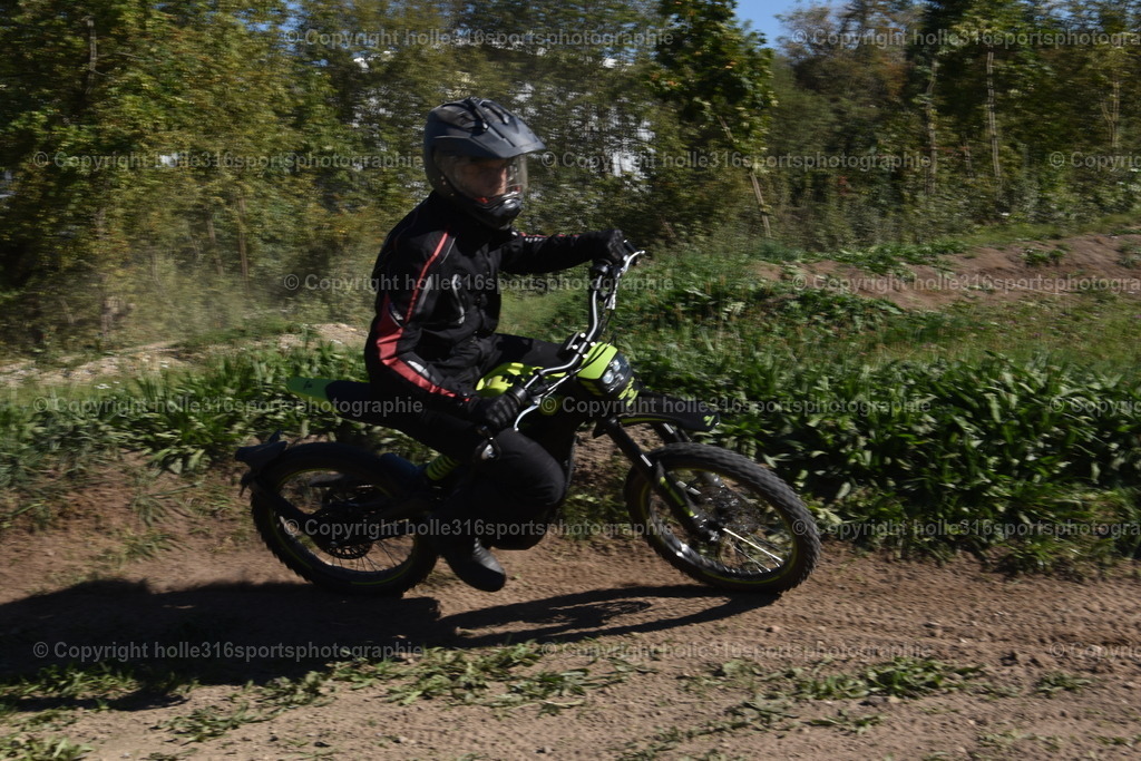 DSC_0095 | Sportfotografie , Motorsport, Motoross, Reitsport, Mointainbike, Enduro,
Landschaft , Outdoor, Eventfotografie, Landschaft, Bilder online bestellen - Realisiert mit Pictrs.com