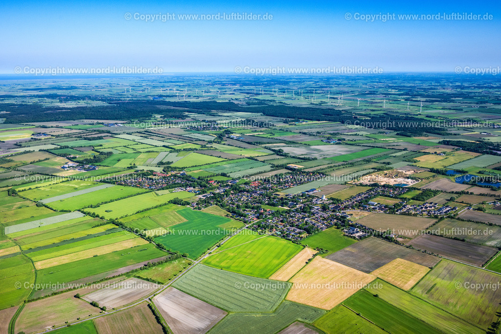 Ladelund_ELS_7746100623 | LADELUND 10.06.2023 Strukturen auf landwirtschaftlichen Feldern in Ladelund im Bundesland Schleswig-Holstein, Deutschland. // Structures on agricultural fields in Ladelund in the state Schleswig-Holstein, Germany. Foto: Martin Elsen