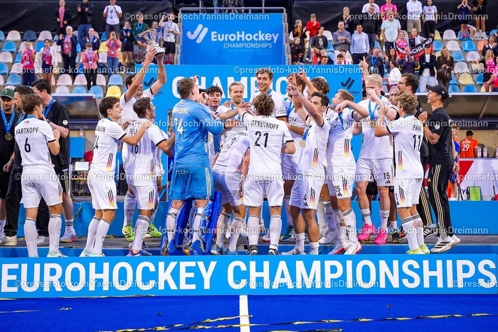 xydrx16082509011 | 16.08.2025, xydrx, Herren EuroHockey Championship 2025, Finale, Niederlande - Deutschland, Sparkassenpark Mönchengladbach: die Deutsche Nationalmannschaft gewinnt die europameisterschaft