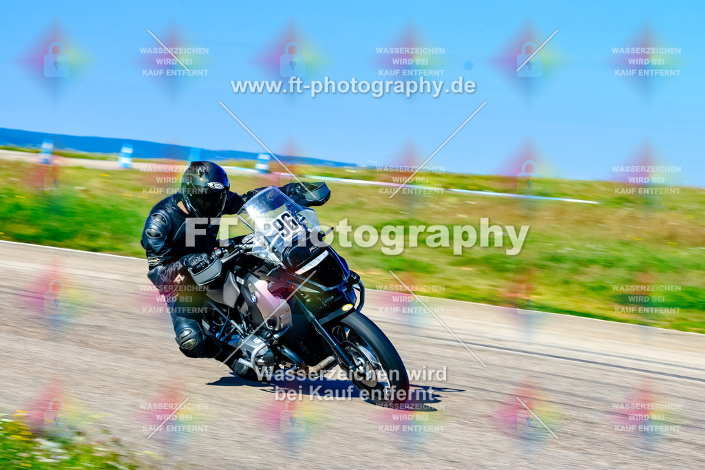 096-2040 | Hier findet Ihr Bilder von Touristenfahrten auf der Nürburgring Nordschleife oder von anderen Veranstaltungen die ich besucht habe. Viel Spass beim Durch Schauen 