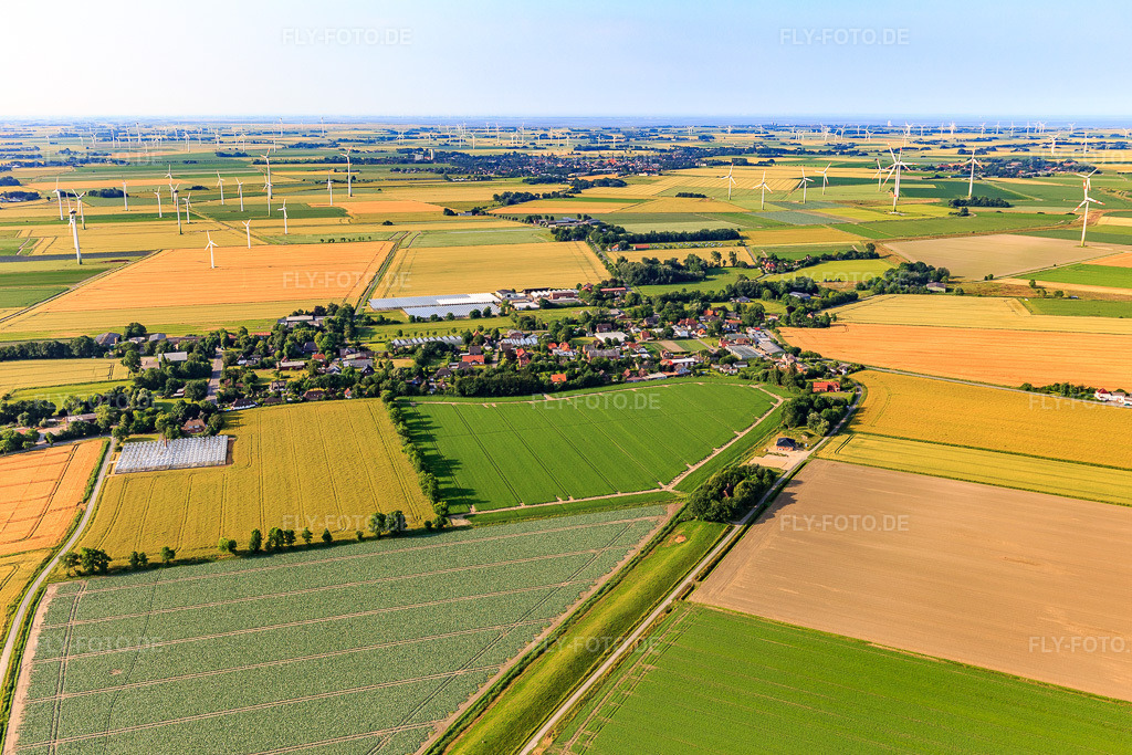 Luftbild: Ortsansicht aus Norden in Schülp im Bundesland Schleswig-Holstein in Deutschland. Foto: IMG_0007165.jpg vom 11.07.2021 durch Werner Riehm/FLY-FOTO.de