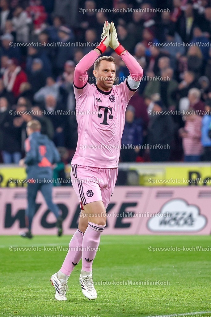 1FC14012601080 | 14.01.2026, Fußball, 1. FC Köln - FC Bayern München, 1. Fußball Bundesliga, 17. Spieltag, RheinEnergie-STADION, Saison 2025 2026: Torwart Manuel Neuer (FC Bayern Muenchen #01)  DFB regulations prohibit any use of photographs as image sequences and or quasi-video.