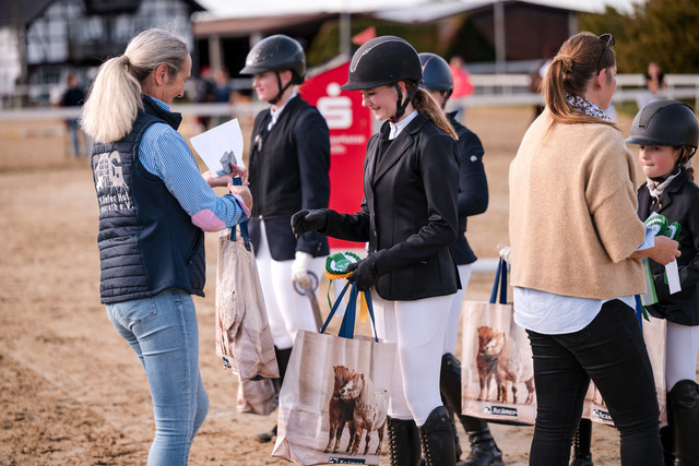 2026_10_03_Siefer-Hof_150420_Z81_44076484 | Professionelle Reitsport-, Turnier- und Eventfotografie von Robert Broda. Galerien mit ausgewählten und bearbeiteten Bildern direkt online ansehen und bestellen.