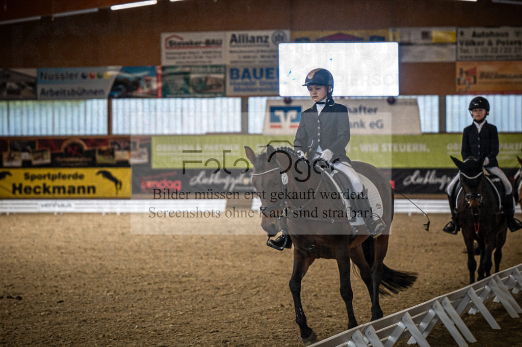 DOS_0410 | Entdecke hochwertige Reitturnierfotos von Foto Oger. Professionell, emotional und authentisch – jetzt Lieblingsmomente im Shop bestellen.Deutschlandweite Turnierfotografie. - Realisiert mit Pictrs.com