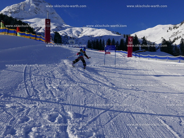 Kyra (6) | Photos von der Skischule Warth - Realisiert mit Pictrs.com
