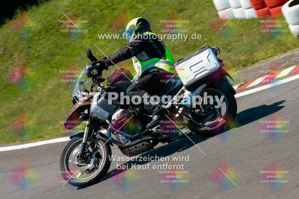 Moto-TeamOBK-22165 | Hier findet Ihr Bilder von Touristenfahrten auf der Nürburgring Nordschleife oder von anderen Veranstaltungen die ich besucht habe. Viel Spass beim Durch Schauen 