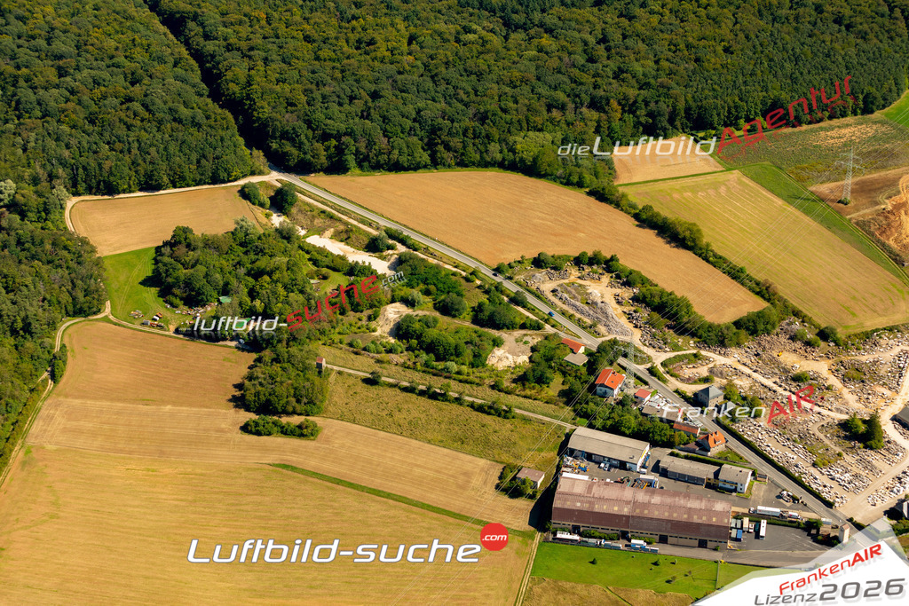 Das Luftbild zeigt :  Kleinrinderfeld - Die Luftaufnahme wurde 2023 vom UL-Flugzeug aus erstellt ( keine Drohne ) - Hochauflösende Luftaufnahme - Für grossformatige Ausdrucke geeignet. Die Geschenkidee !Mit Lizenz und Bildrechte bestellbar