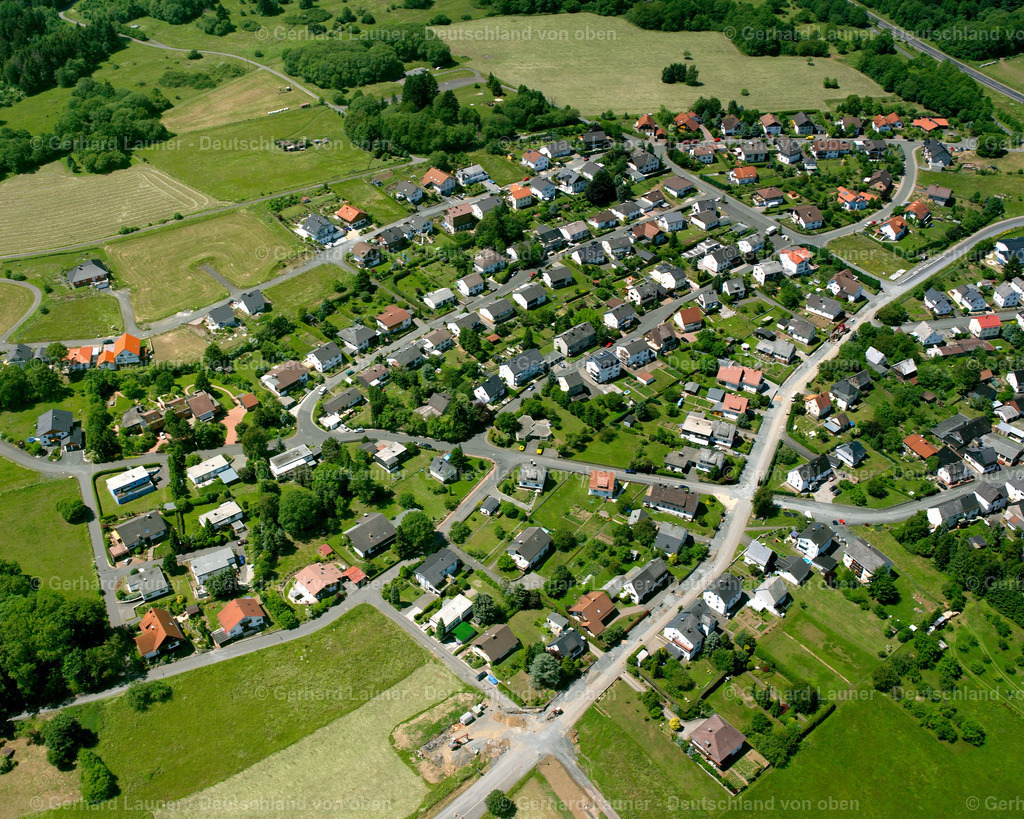 2610712 | ROTH 09.06.2006 Wohngebiet einer Einfamilienhaus- Siedlung  in Roth im Bundesland Hessen, Deutschland // Single-family residential area of settlement  in Roth in the state Hesse, Germany Foto: Gerhard Launer