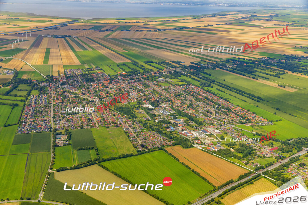 Bild der Stadt Bunde - Die Luftaufnahme wurde 2025 vom UL-Flugzeug heraus erstellt ( keine Drohne ) - Hochauflösende Luftaufnahme - für professionelle Ausdrucke geeignet. Die Geschenkidee !Hier alle&nbsp;Infos zur Lizenzierung der LuftaufnahmeWir fliegen auch dieses Jahr wieder in Ihre Region um Luftbilder zu erstellen.- Luftbild anfragen