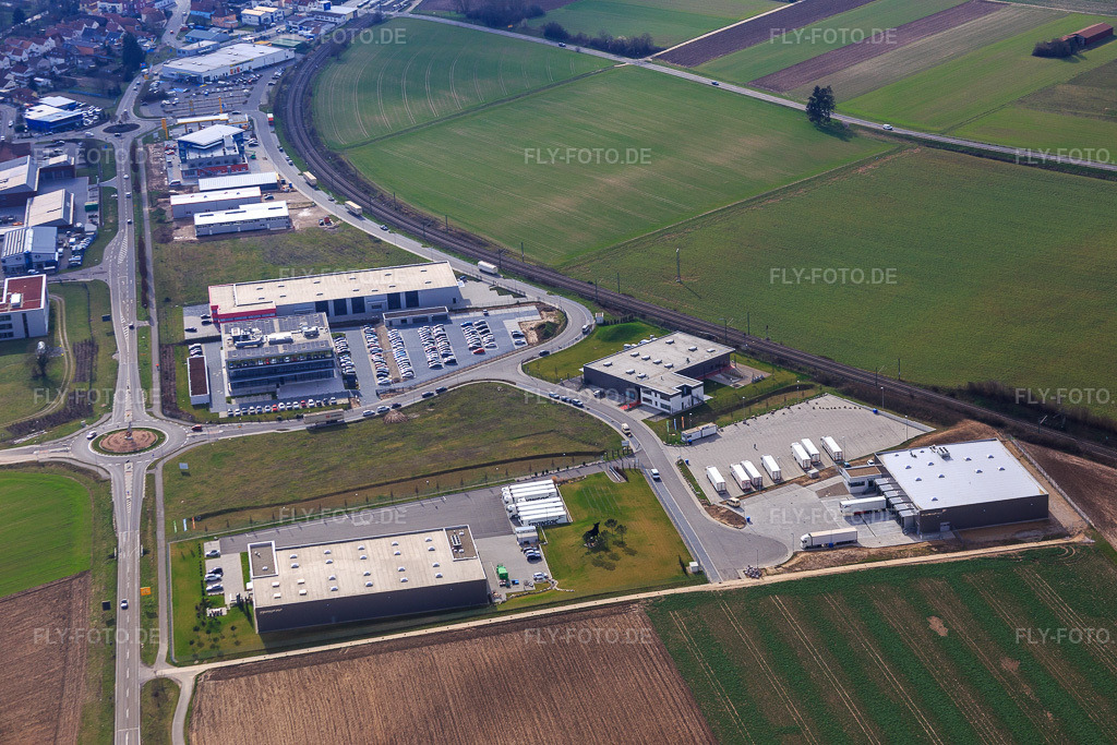 Luftbild: Industriegebiet Im Speyerer Tal mit ITK Engineering GmbH, Resinnovation GmbH, TRANSAC Intern. Speditionsgesellschaft mbH und Markthalle 5 in Rülzheim im Bundesland Rheinland-Pfalz in Deutschland. – Foto: IMG_086193.jpg vom 26.02.2016 durch Werner Riehm/FLY-FOTO.de – Auflösung des Originals: 5472 x 3648 px – ITK Engineering - Ihr Partner für Digital Engineering – der resinnovation GmbH - Wir sind das Kunstharz – TRANSAC Logistics GmbH – TOMSLOT88 * Provider