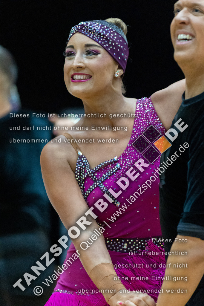 20230114-01800 | Hier finden Sie Tanz Bilder vom Latein und Standard Formationen tanzen. Sportbilder vom Tanzsport. Schöne Fotos und von Weltmeisterschaft, Europameisterschaft, Bundesliga, Regionalliga, Oberliga und Landesliga sowie von GOC Stuttgart, DanceComp, WM Bremen