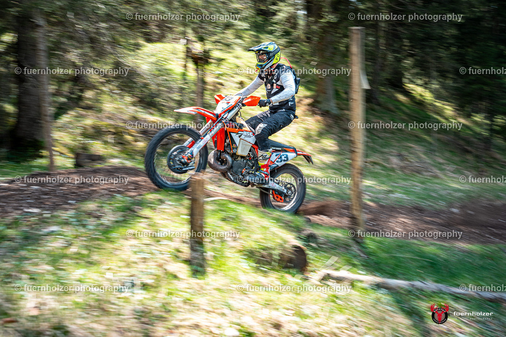fuernholzer_250501-C1-692 | Fotografische Impressionen von der Red Stag Enduro Extreme by fuernholzer-photography.com. Endurosport in Österreich fotografisch festgehalten von fuernholzer. Auftragsfotografie für Private, Gewerbefotos und Industriefotografie. Eventfotografie, Sportfotografie und Motorsportfotografie. Anbieter von Fotoworkshops, Fototraining, fotografischen Vorträgen und Fotoseminaren.