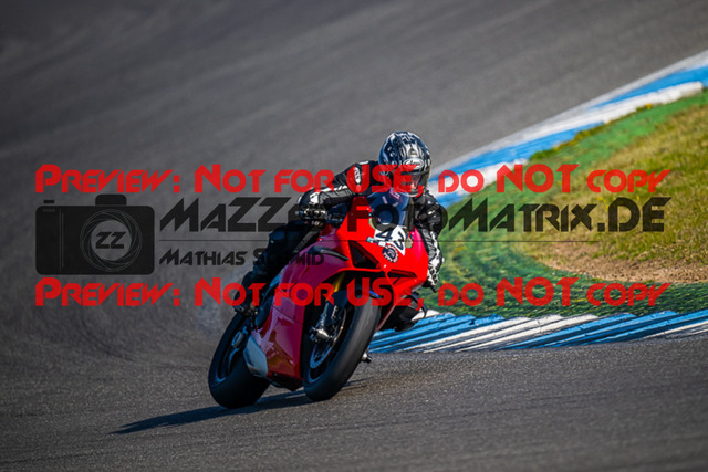 MaZZes_FotoMatrix_230410_2807 | WEISS