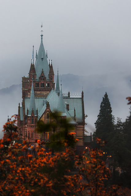 CASTLE TALE | Schloss Drachenburg im Herbst - Realisiert mit Pictrs.com