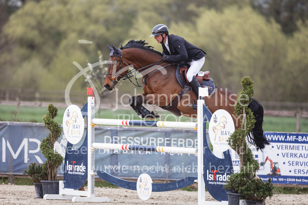 250416_S-Springen-543 | Deine schönsten Turniermomente als professionelle Fotos! Entdecke hochwertige Pferdesport-Fotografie im Online-Shop. Jetzt Fotos finden & bestellen!